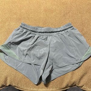 Lululemon Womens hotty hot shorts size 6